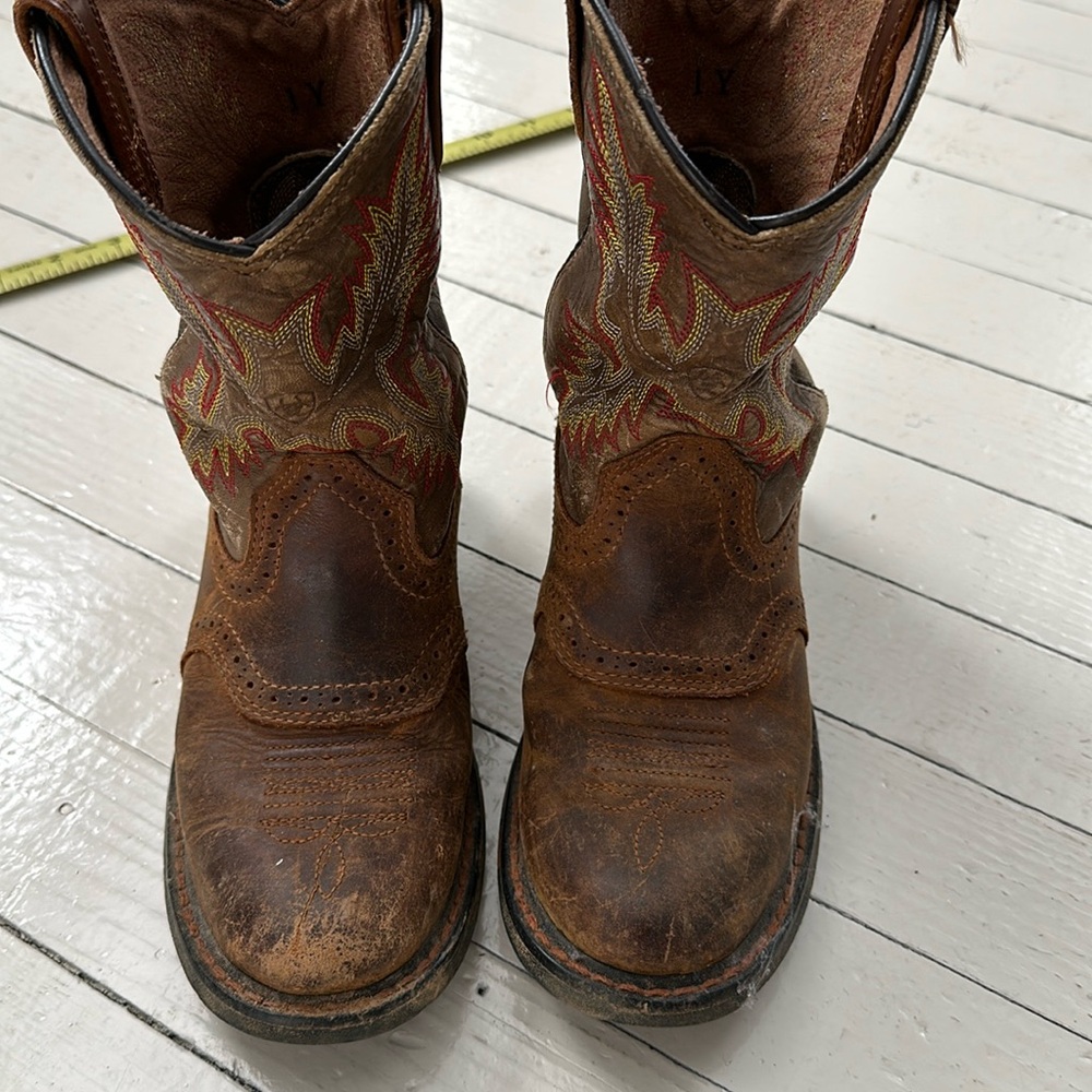Ariat youth size 1 boots